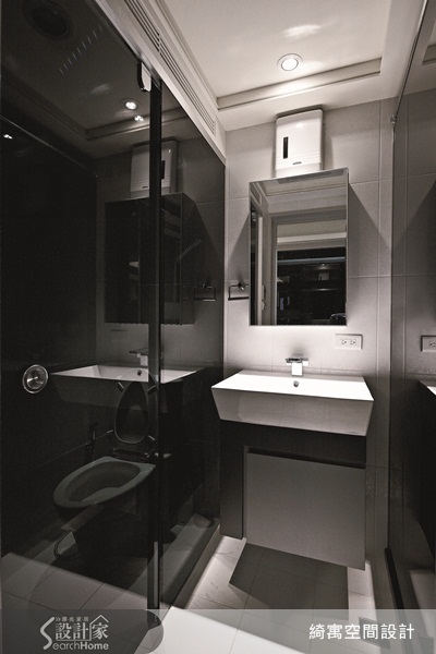 本案是間30年的華廈，原始格局因切割得過於零碎，不僅